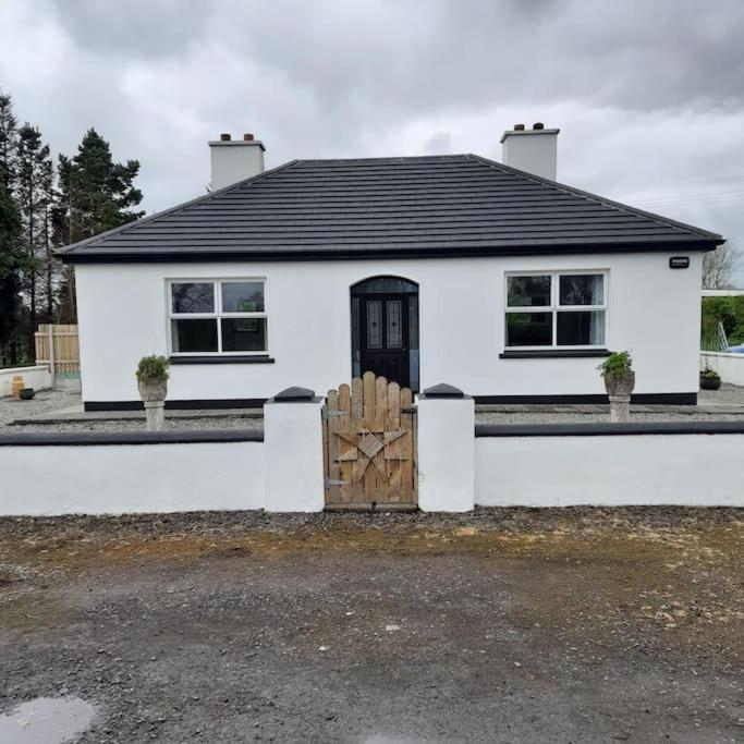 Cheerful Three Bedroom Country Cottage Ballina  Dış mekan fotoğraf